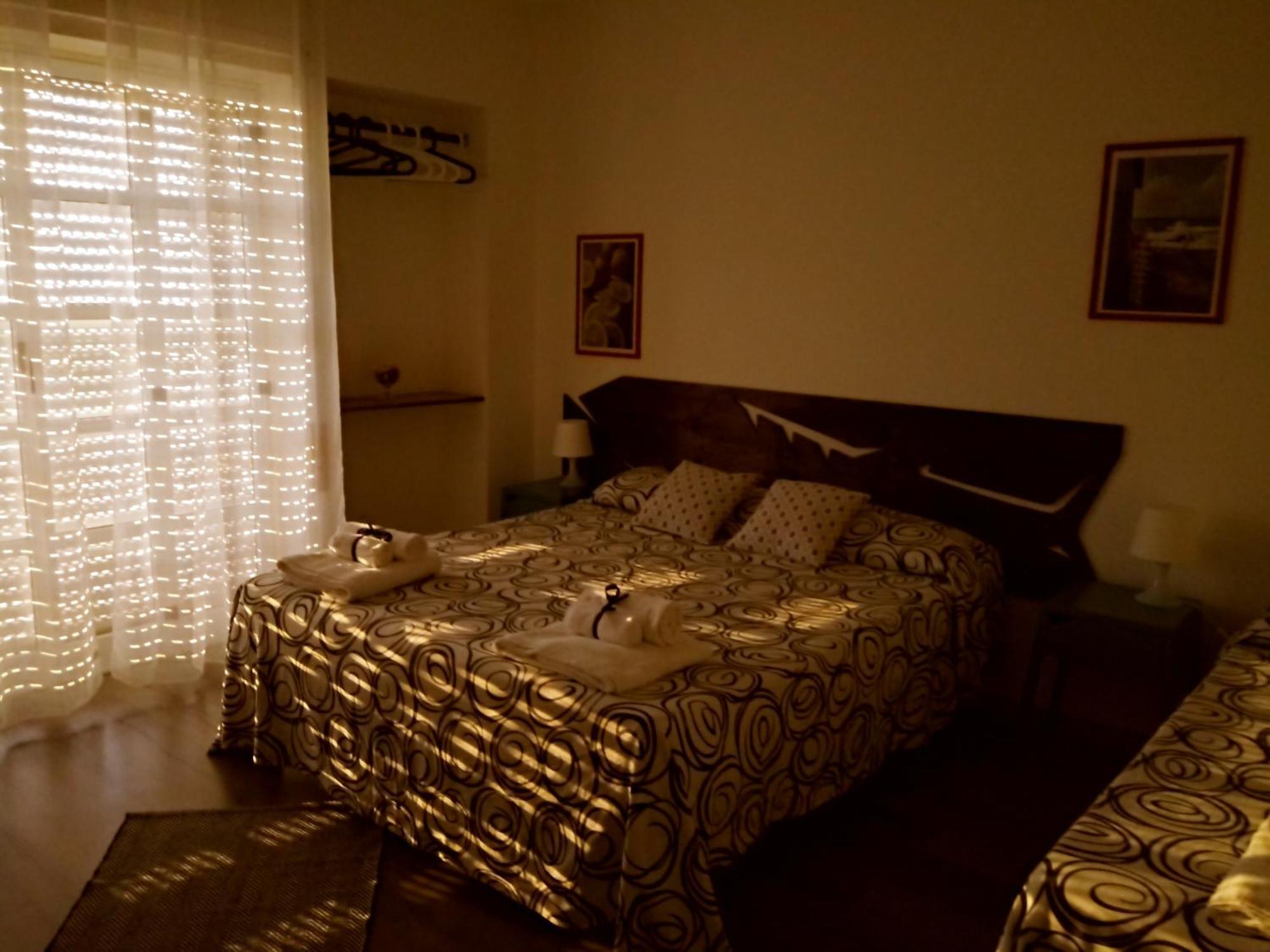 Idria B&B Barcellona-Pozzo di Gotto Ruang foto