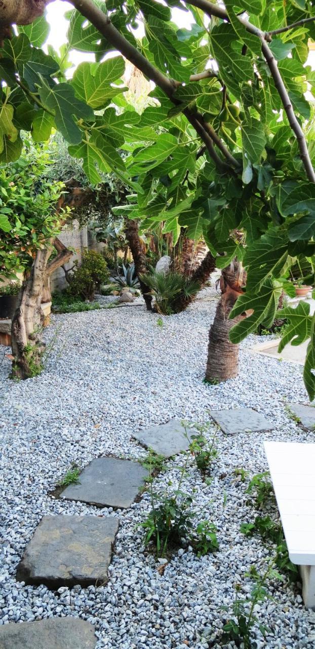 Idria B&B Barcellona-Pozzo di Gotto Bagian luar foto